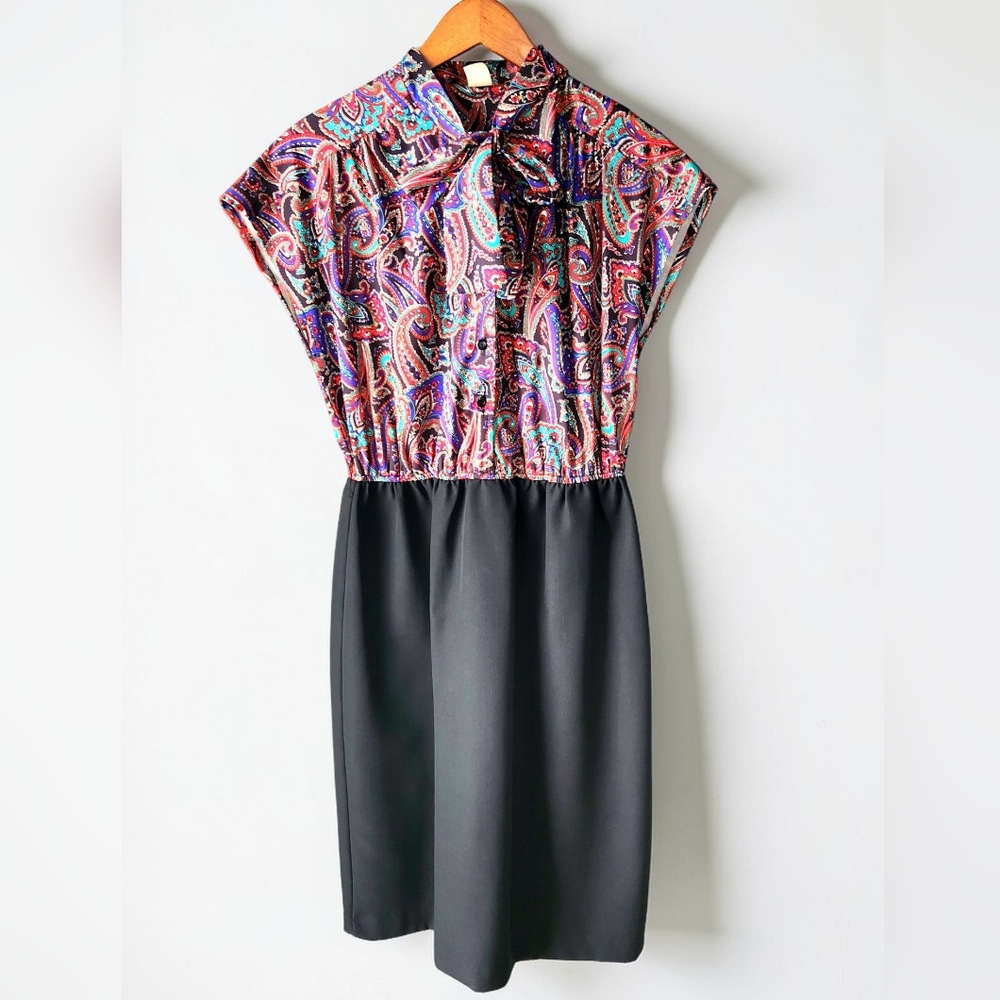 Vintage Paisley Blouson Dress Womens M Bow Collar Knee Red Purple Black Teal